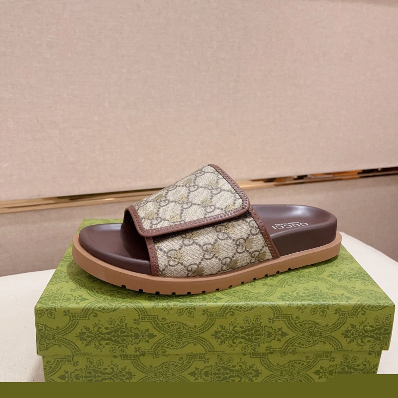 G*u*i slippers